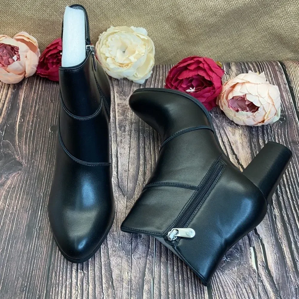 Adrienne Vittadini Black Trella Booties 8M - Picture 3 of 8